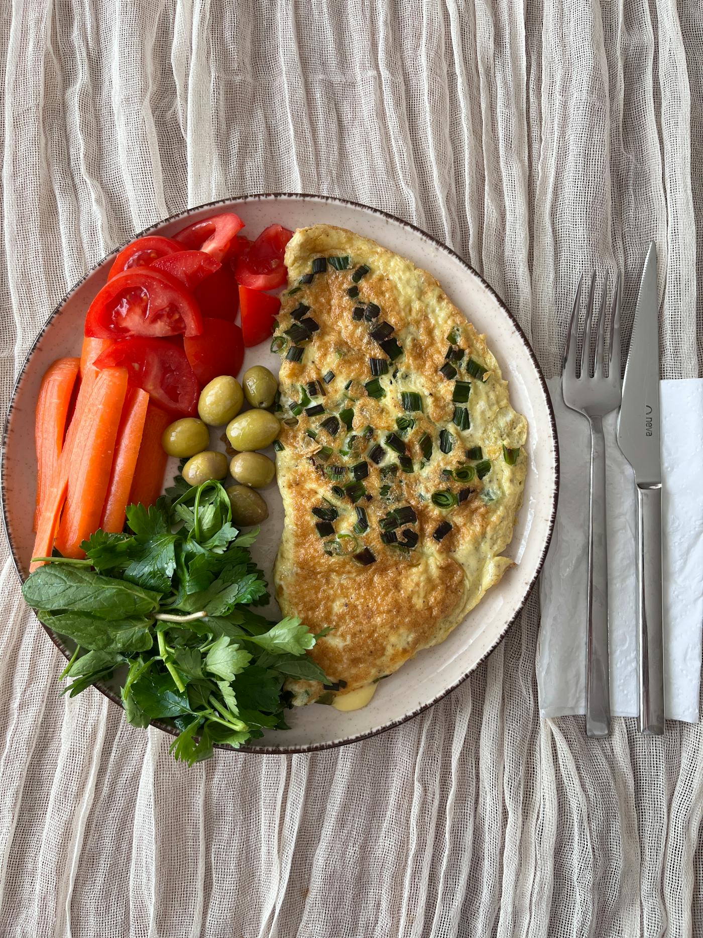 Omelette carotte tomate salade