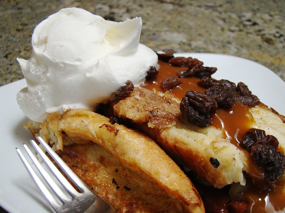 Pain perdu pomme cannelle raisins
