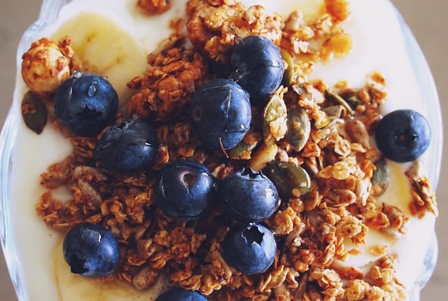 Parfait yaourt myrtilles banane granola