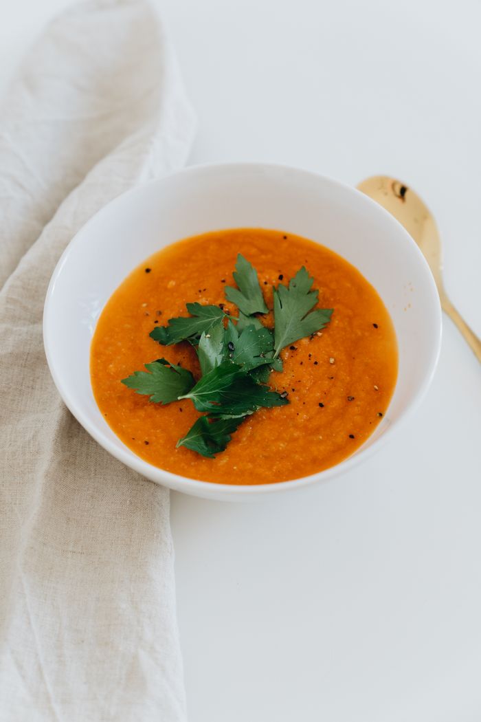 Soupe tomate persil pain grillé